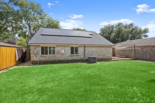 Building Photo - 22722 Braken Carter Ln