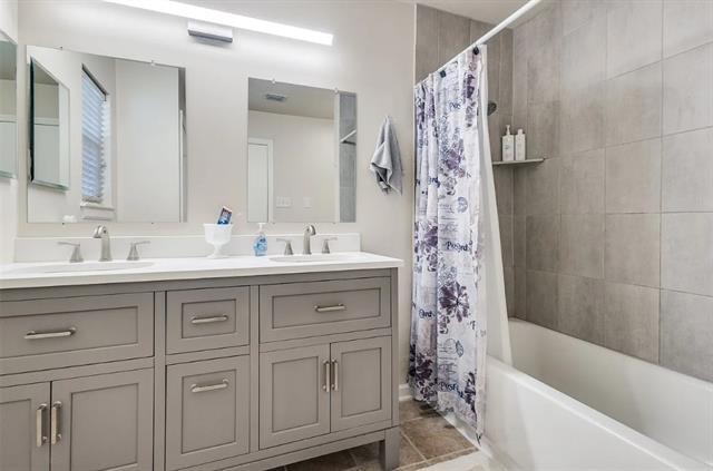 Building Photo - 3499 Longview Dr