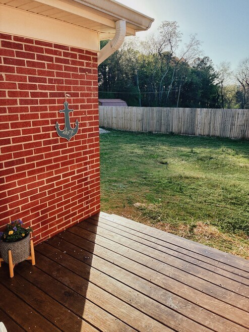 Building Photo - 6946 Hickory View Ln