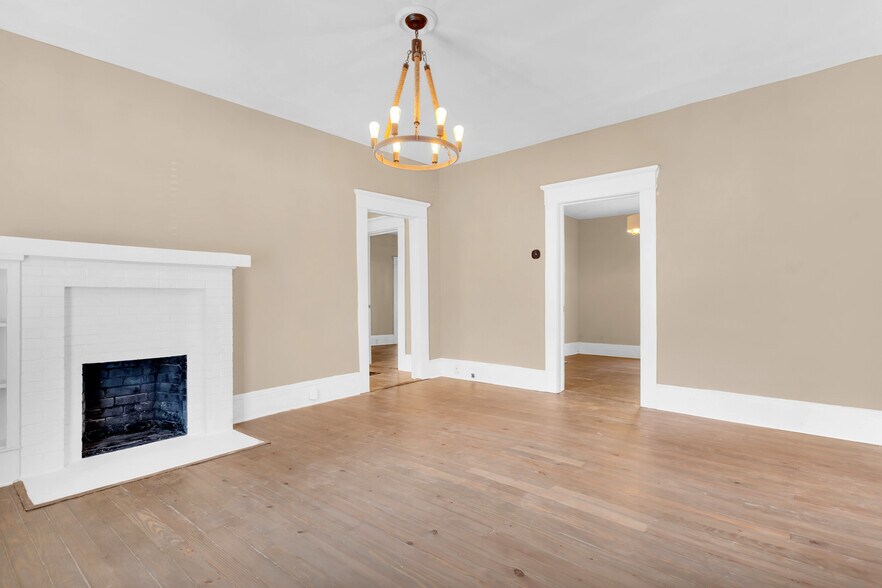 living room - 1050 Tilden St NW