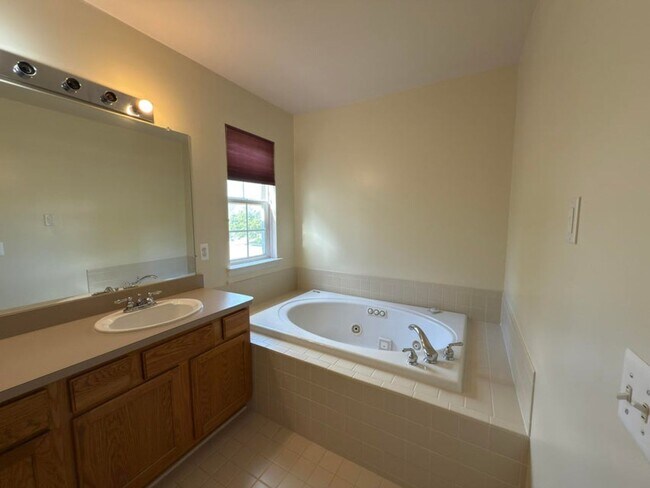 Building Photo - 1929 Harley Dr