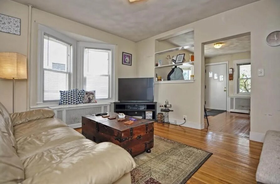 Primary Photo - 15 Princeton St