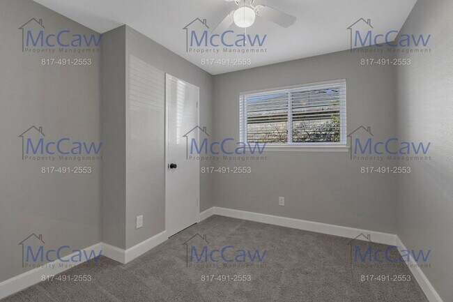 Building Photo - 706 Janann St