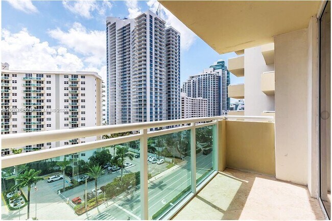 Building Photo - 3000 S Ocean Dr