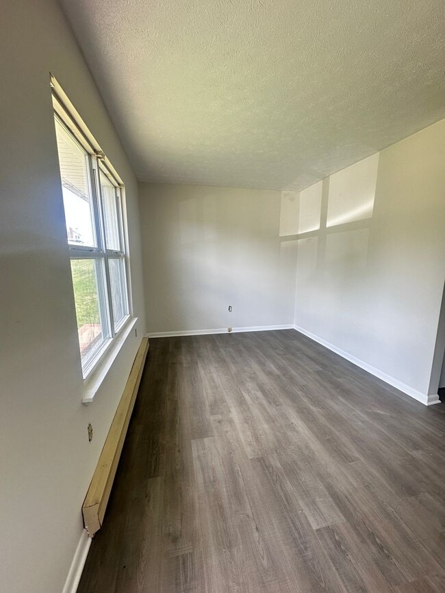 Building Photo - Apartment for Rent in Broadway