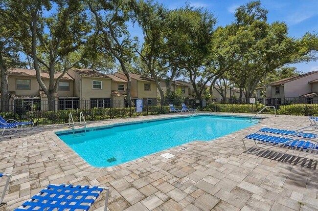 Building Photo - 2120 Fletchers Point Cir