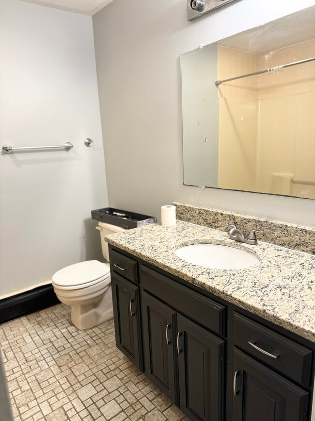 Building Photo - 12 Echo Ln