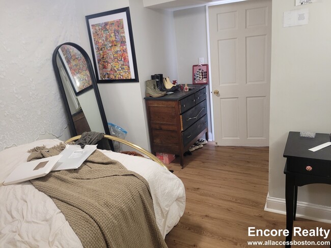 Building Photo - 69 Chiswick Rd