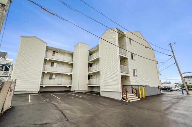 Building Photo - 933 Ocean Blvd