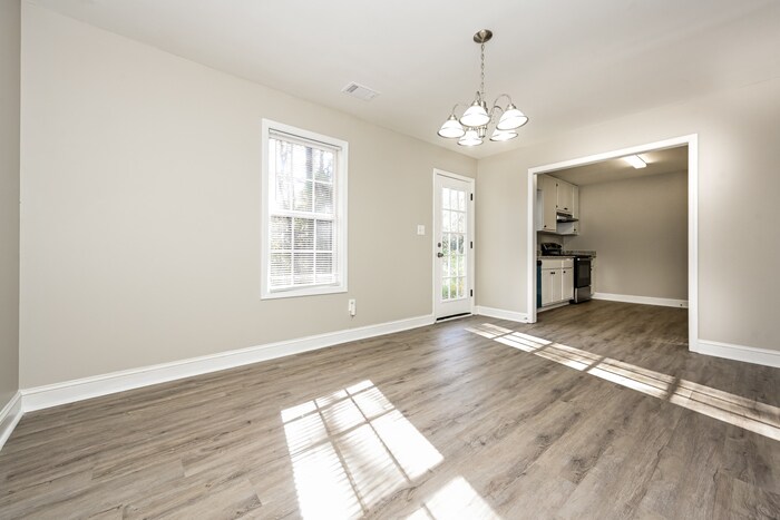 Building Photo - 520 Lakewood Dr