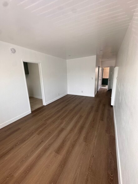 Building Photo - 5514 Sierra Vista Ave