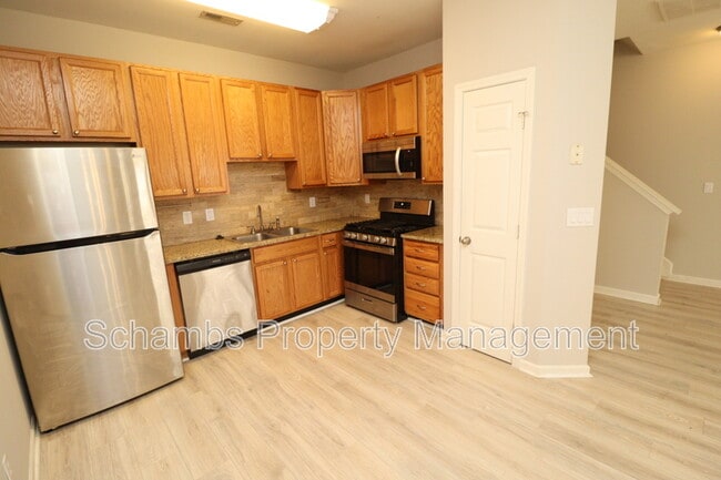 Building Photo - 8631 Neuse Club Ln