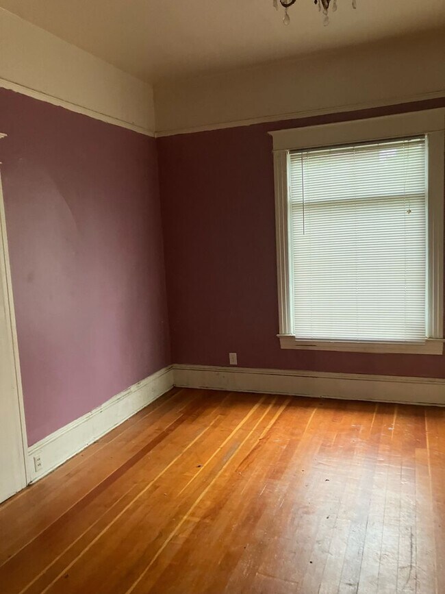 Building Photo - Capitola Tri-Plex