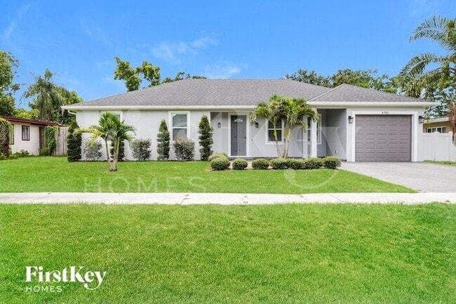 Building Photo - 6702 Cocos Dr