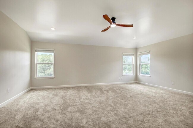 Building Photo - 309 Camperdown Elm Dr