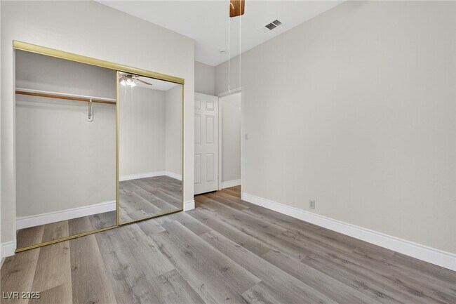 Building Photo - 5155 W Tropicana Ave