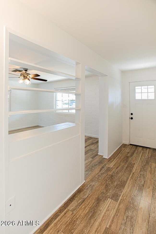 Building Photo - 318 N Palm St