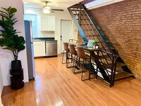 Building Photo - 1011 Hollins St