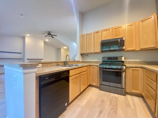 Building Photo - 3153 Asher Rd