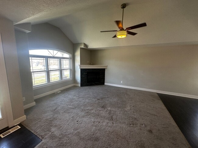 Building Photo - 5310 Crystal Dr