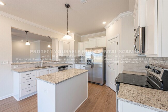 Building Photo - 411 Coconut Ln