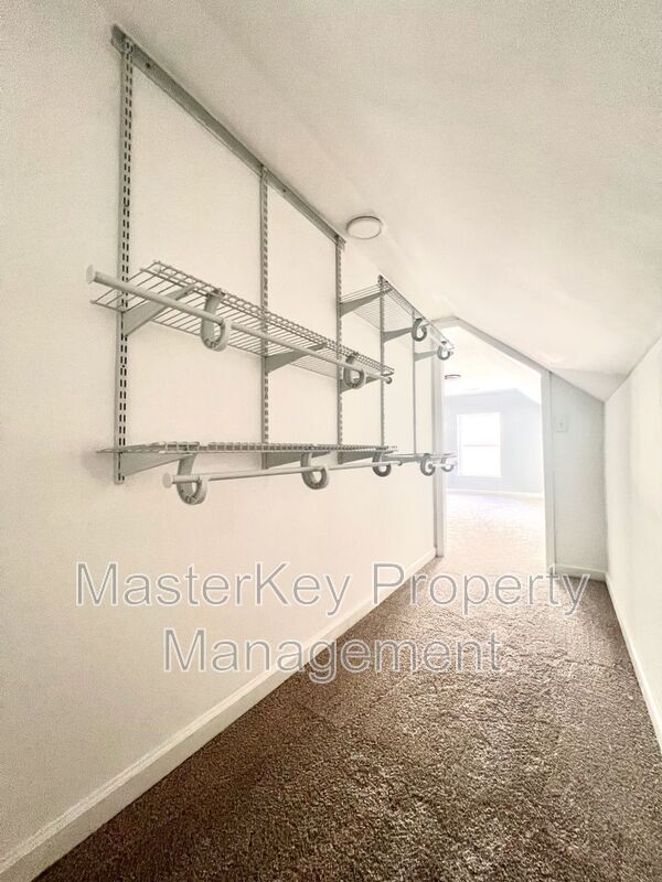 Building Photo - 713 Massey Ave