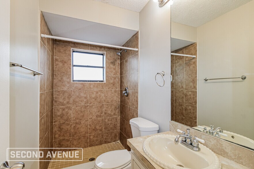 Building Photo - 7231 Box Elder DR