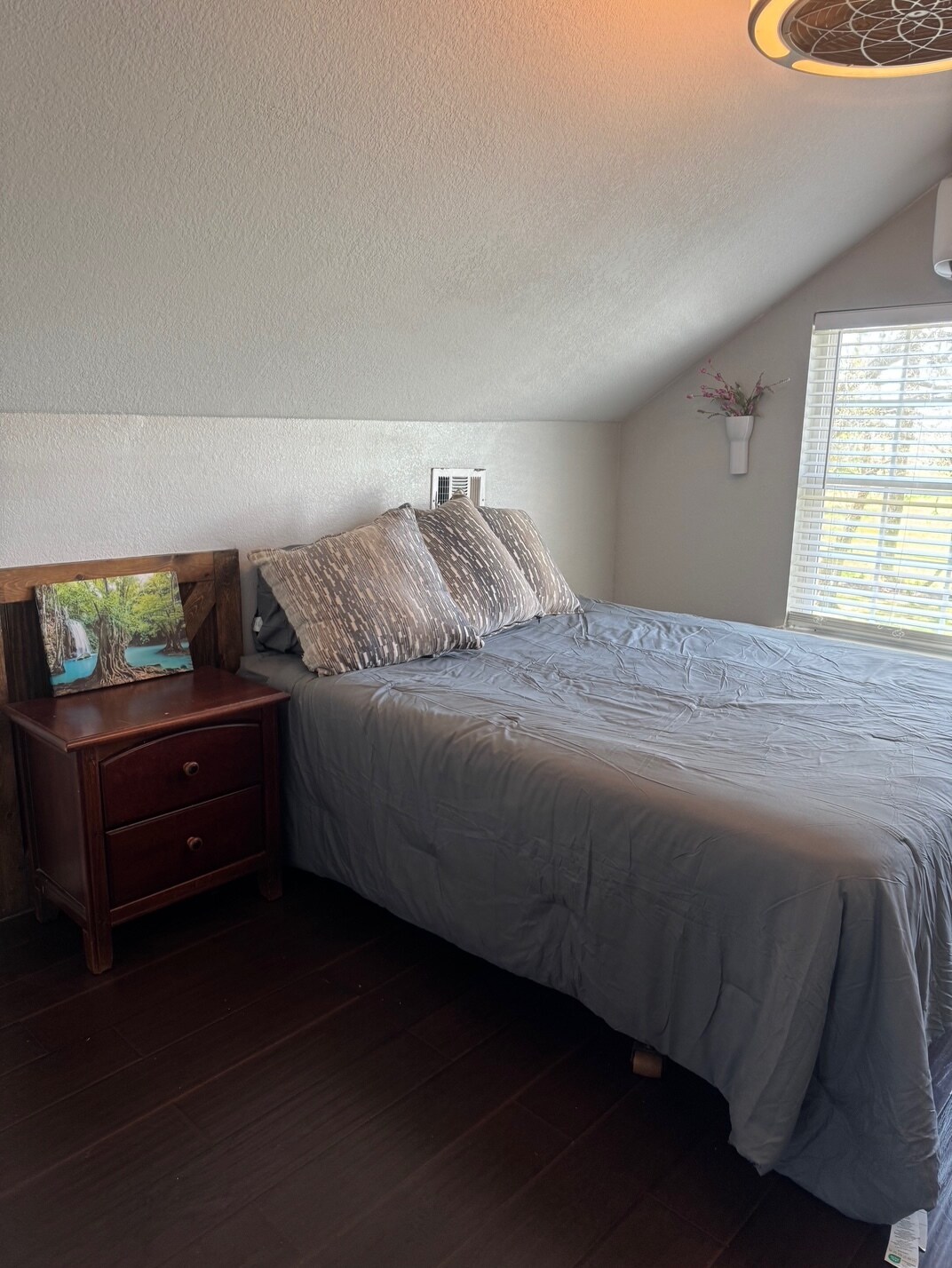 Building Photo - 2328 Shanks Rd