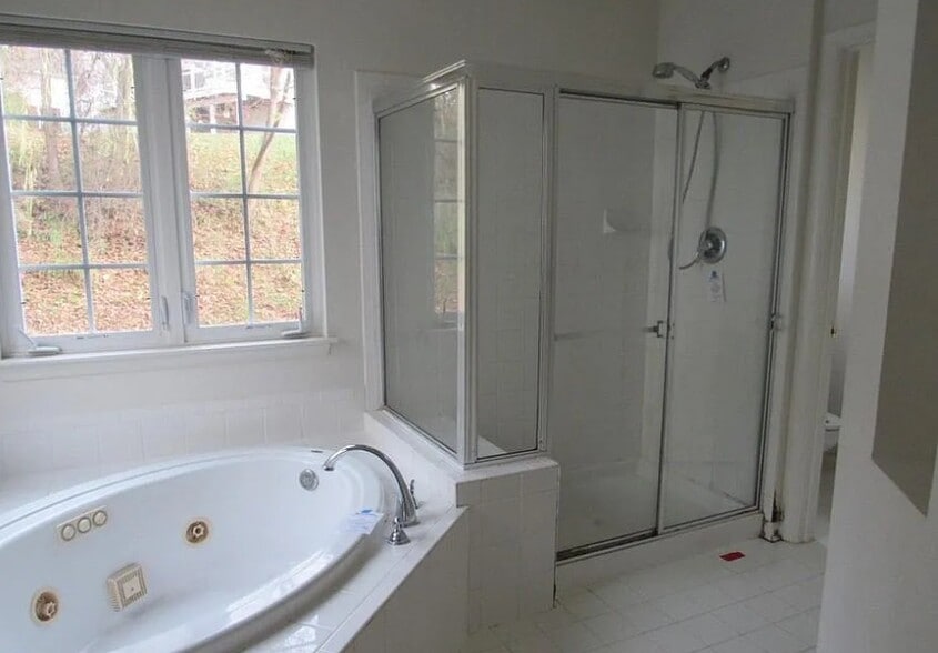 Building Photo - 318 Victory Gallop Ct
