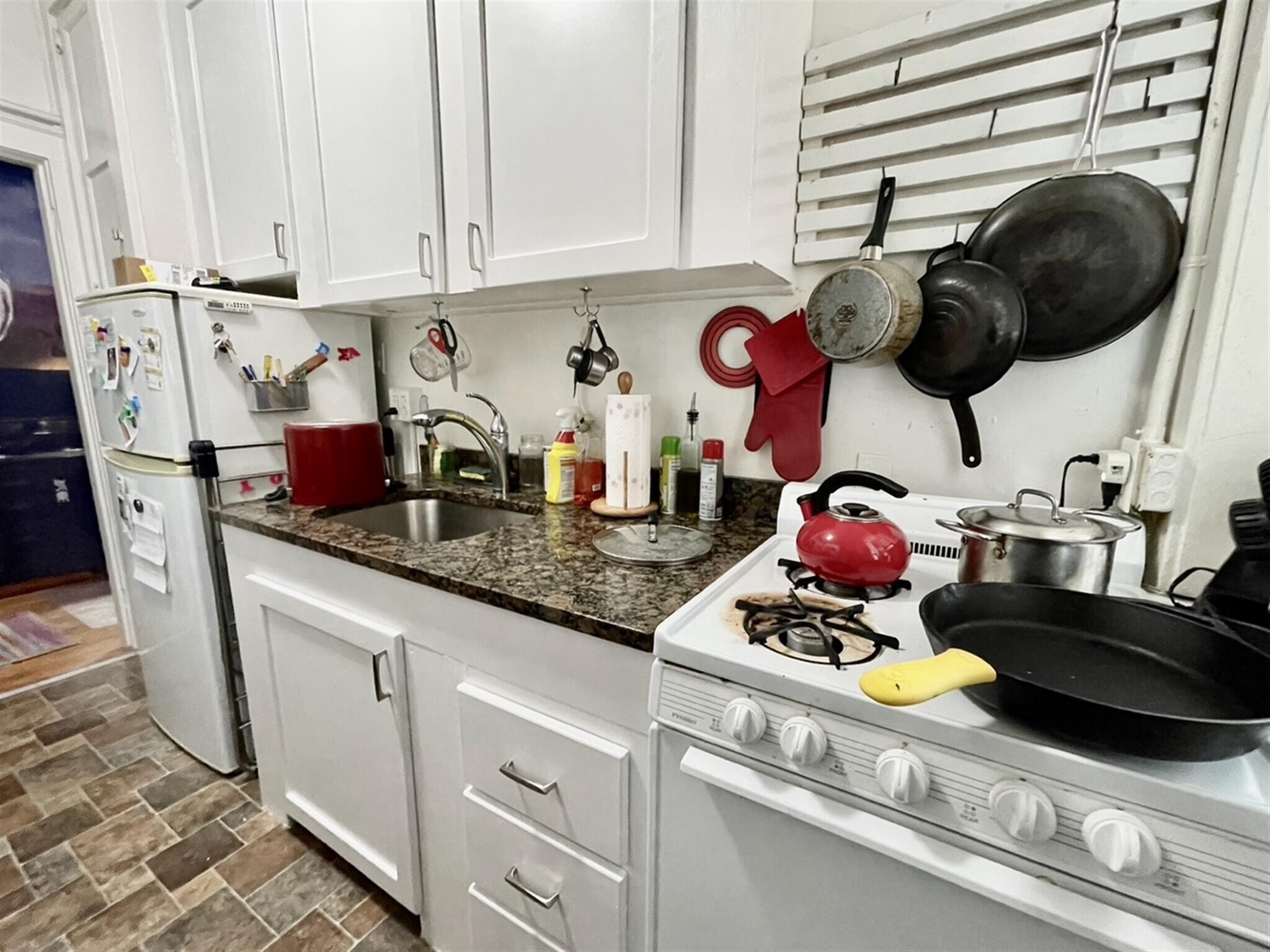 Building Photo - 18 Gray St