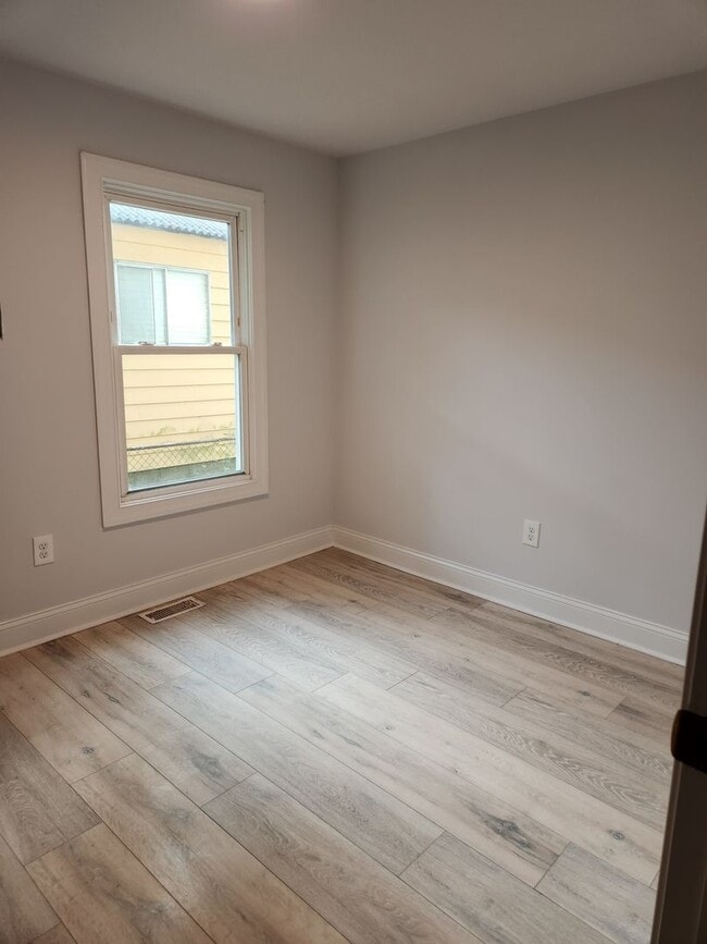 Building Photo - Hampton Duplex for Rent!