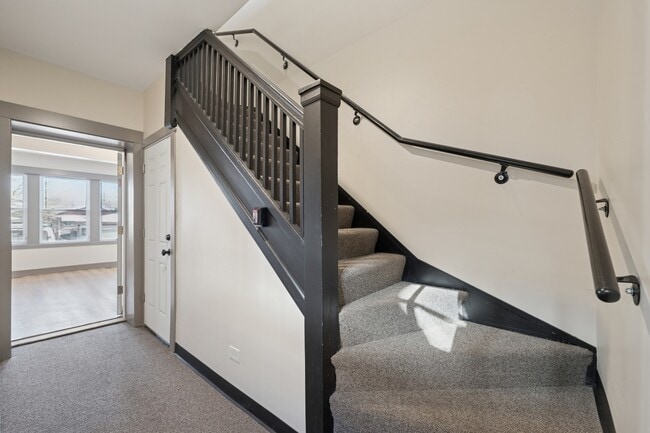 Building Photo - 9635 S Forest Ave