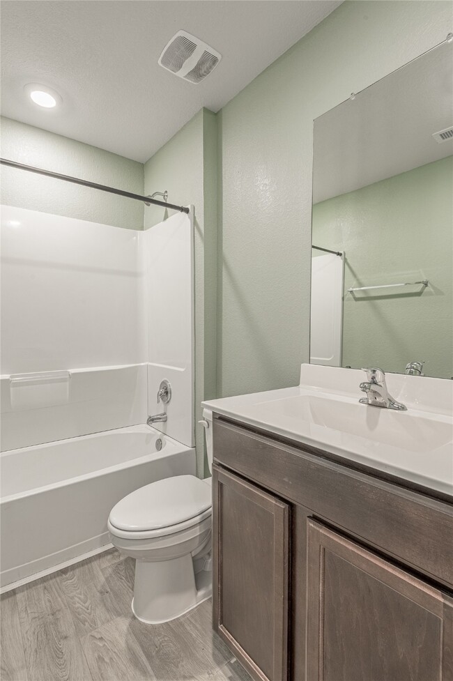 Building Photo - 117 Rockbridge Dr