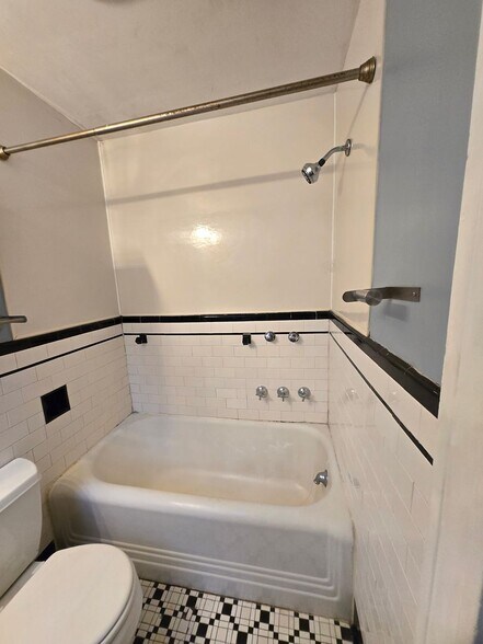 Building Photo - 20 Hudson St