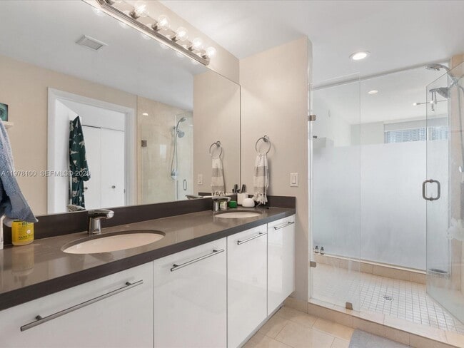 Building Photo - 90 SW 3rd St