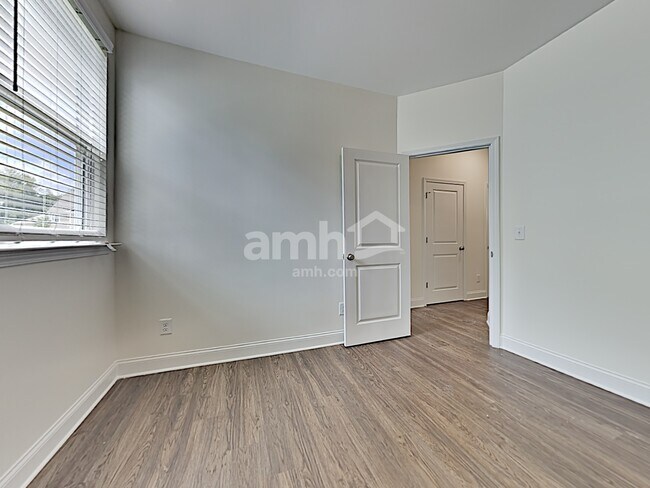 Building Photo - 109 Pullen Dr