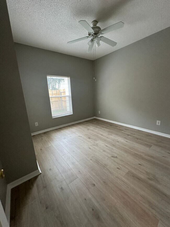 Building Photo - Freshly Updated Heritage Estates Pool Home for Rent