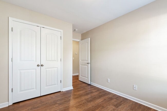 Building Photo - Refined Living: 3BR Townhome in Morrisville’s Keystone Park!