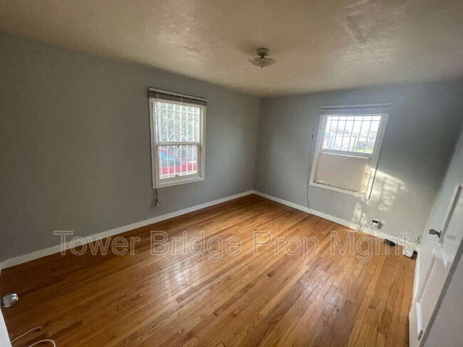 Building Photo - 2871 32nd Ave