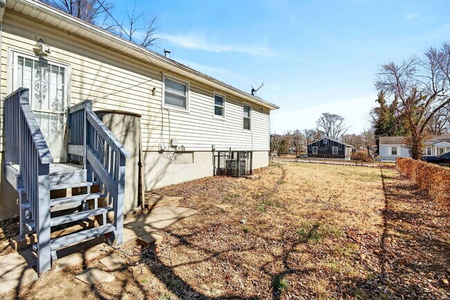 Building Photo - 8280 Frost Ave