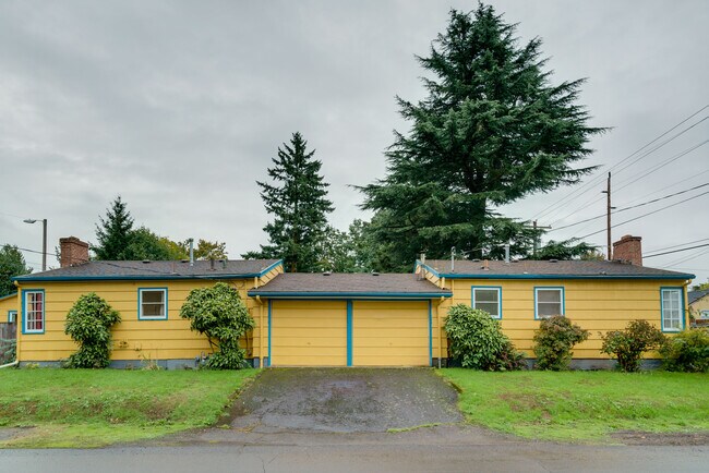 Building Photo - 4650 NE 112th Ave