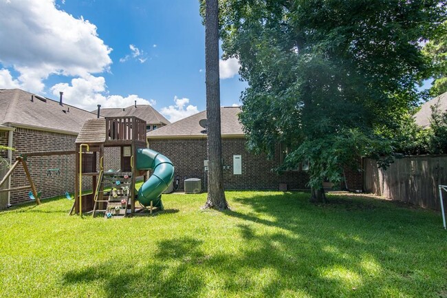 Building Photo - 1705 Pine Plains Dr