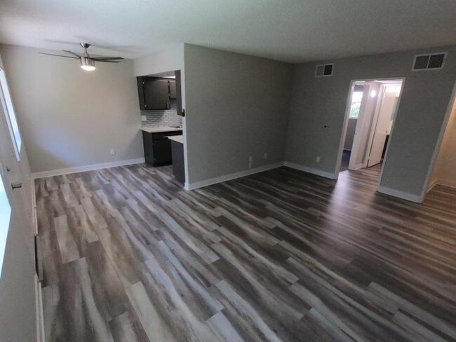 Building Photo - 1 bedroom in Sherman Oaks CA 91411