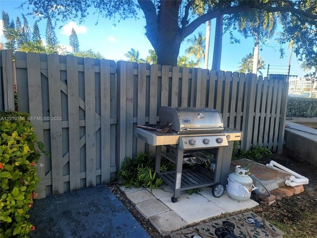 Building Photo - 1750 E Las Olas Blvd