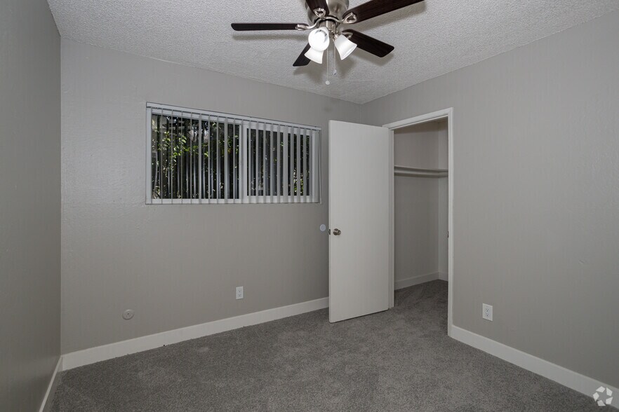 Park Place at Land Park 5949 Lake Crest Way Sacramento CA 95822