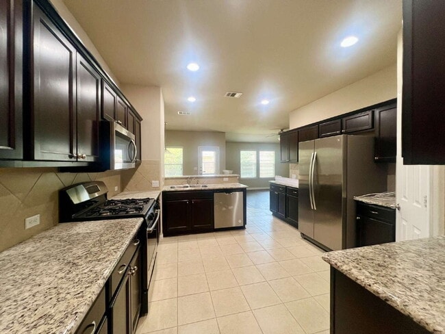 Building Photo - Beautifully updated one-story home!