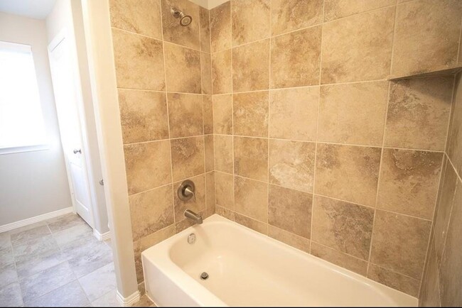 Building Photo - 1108 Beall Landing Ct