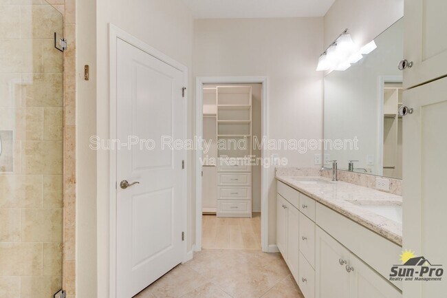 Building Photo - 301 Low Tide Ln