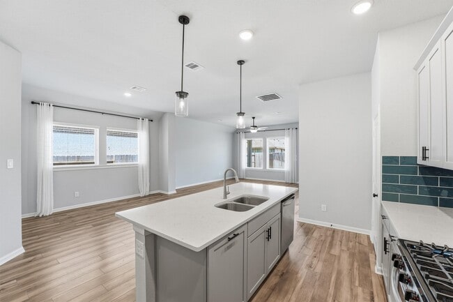 Building Photo - 1338 Lakeside Crk Rd