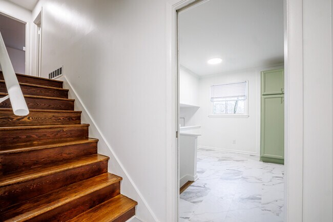 Building Photo - 2692 Whites Mill Ct